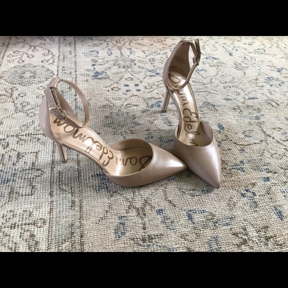 Sam Edelman pointed toe ankle wrap heel